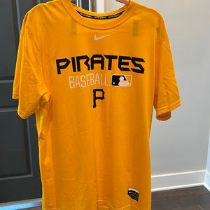 Pirates t-shirt